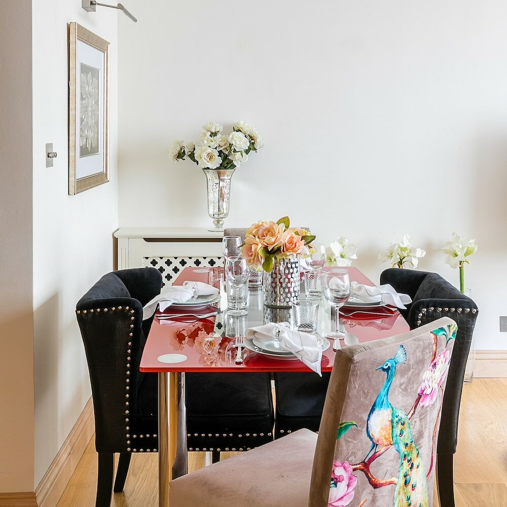 Фото Luxury 5-bedroom Villa With Parking and Ac