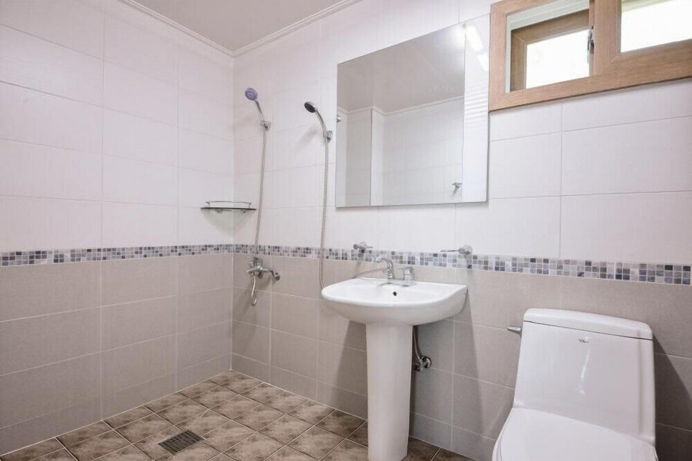 Фото Yeosu Sea and Starnight Pension