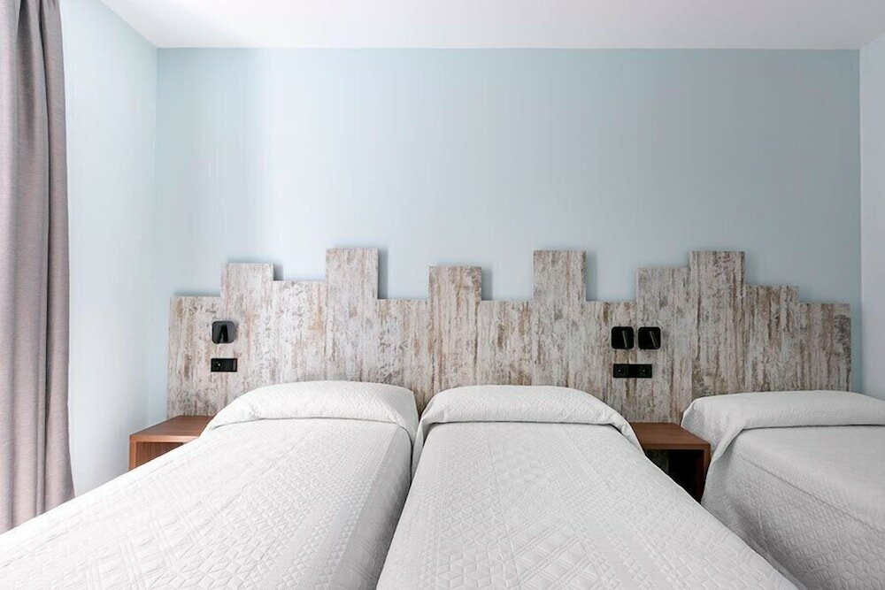 Фото Hostal Antón Martín