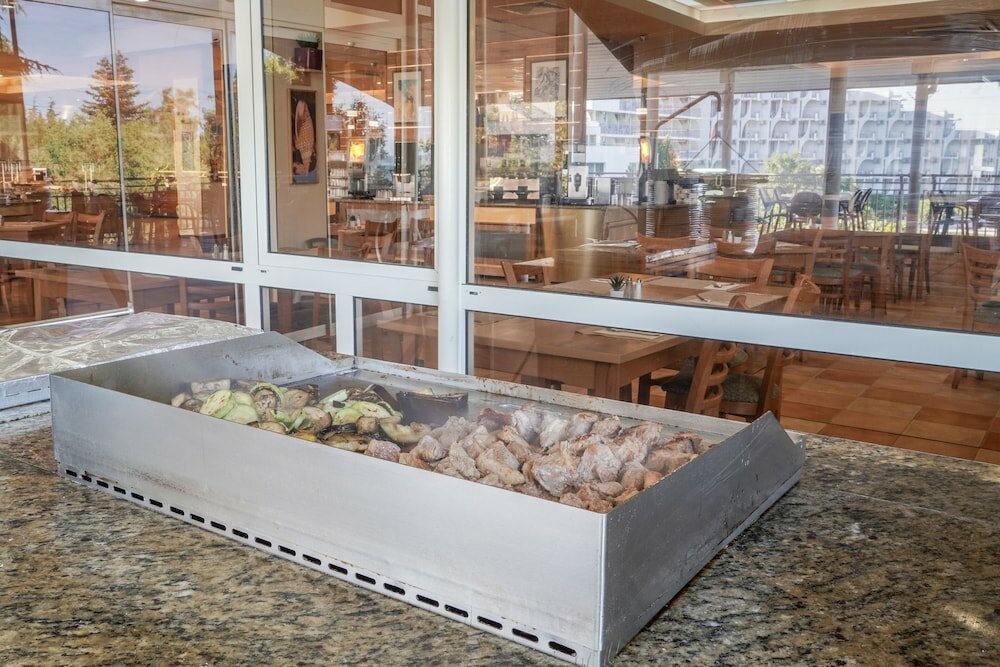 Фото Hotel Sandy Beach - All Inclusive