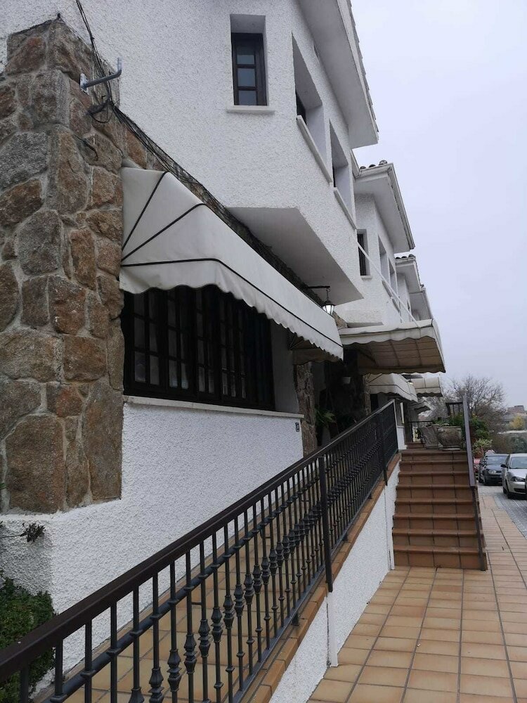 Фото Hostal Asador Julian Brunete