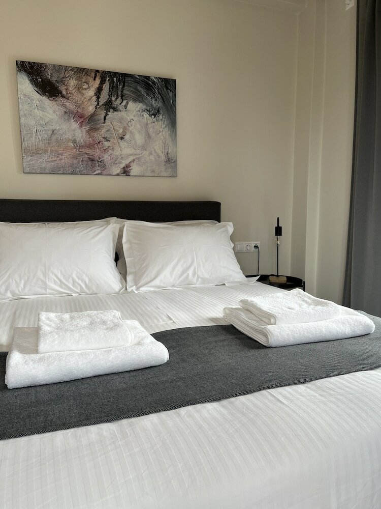 Фото Aellō luxury apartments