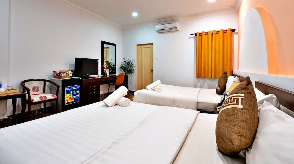 Фото Hanz Cosmos Central Hotel