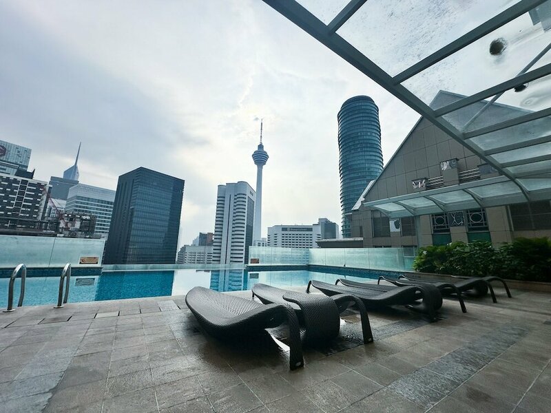 Гостиница Cormar 1br Suite 5min walk Klcc в Куала-Лумпуре