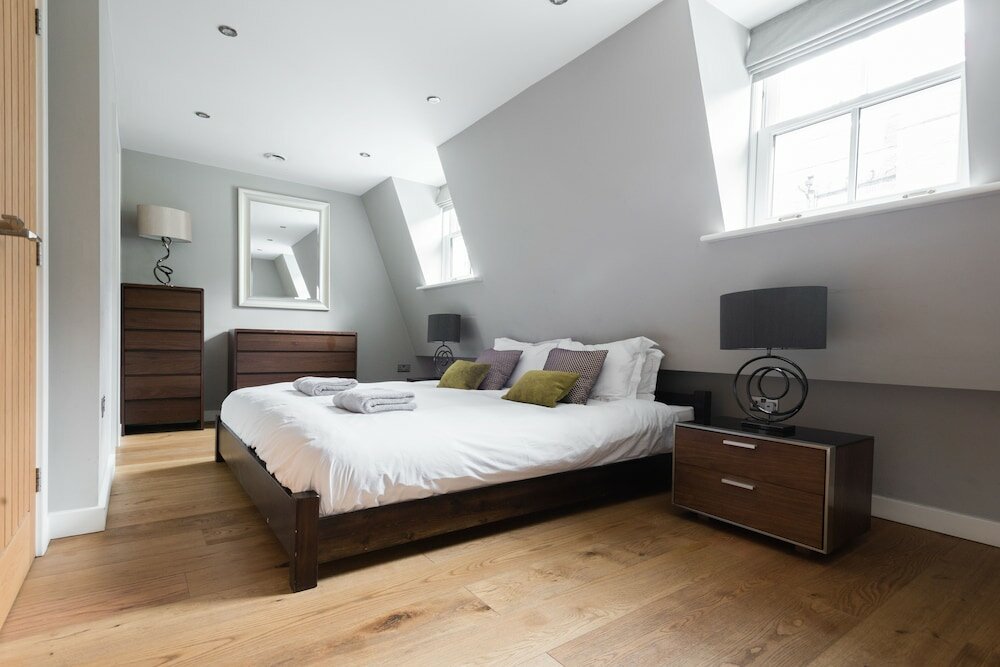 Фото The Escalier Mews - Stunning 3bdr Mews Home Flooded with Natural Light