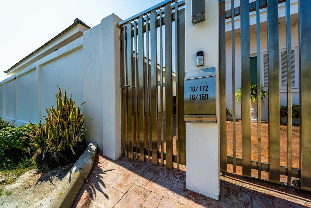 Фото Modern Large 2 Bedroom Pool Villa - Pv2