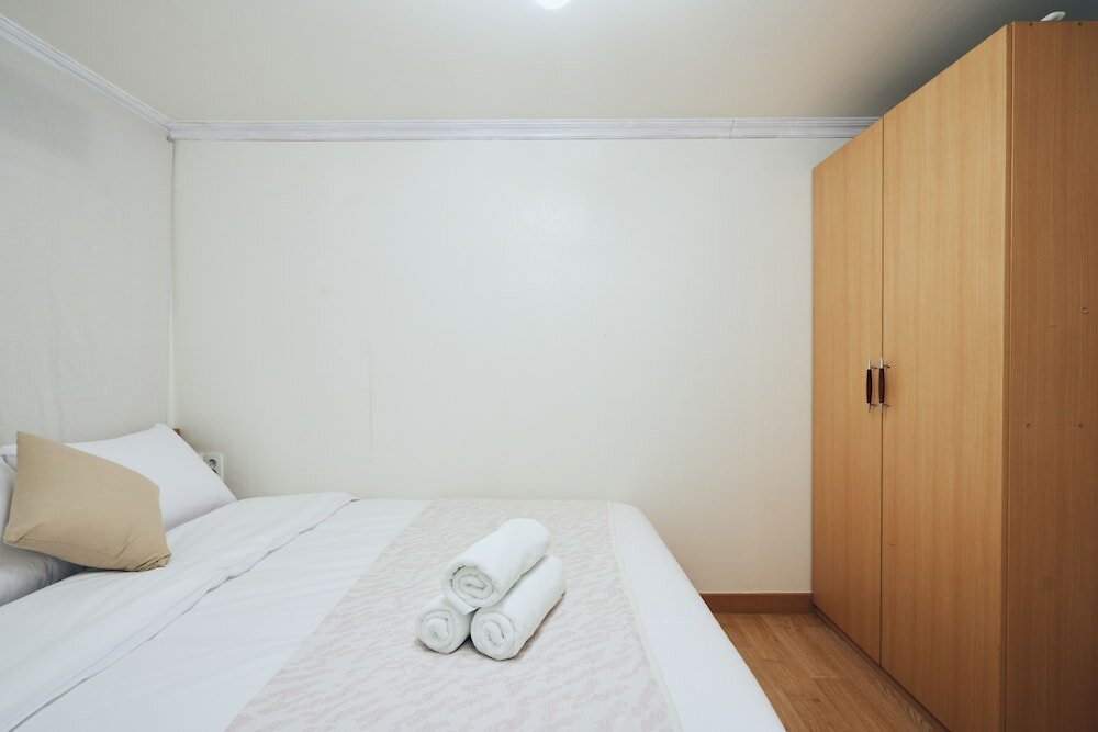 Фото Myeongdong Station 2Min House