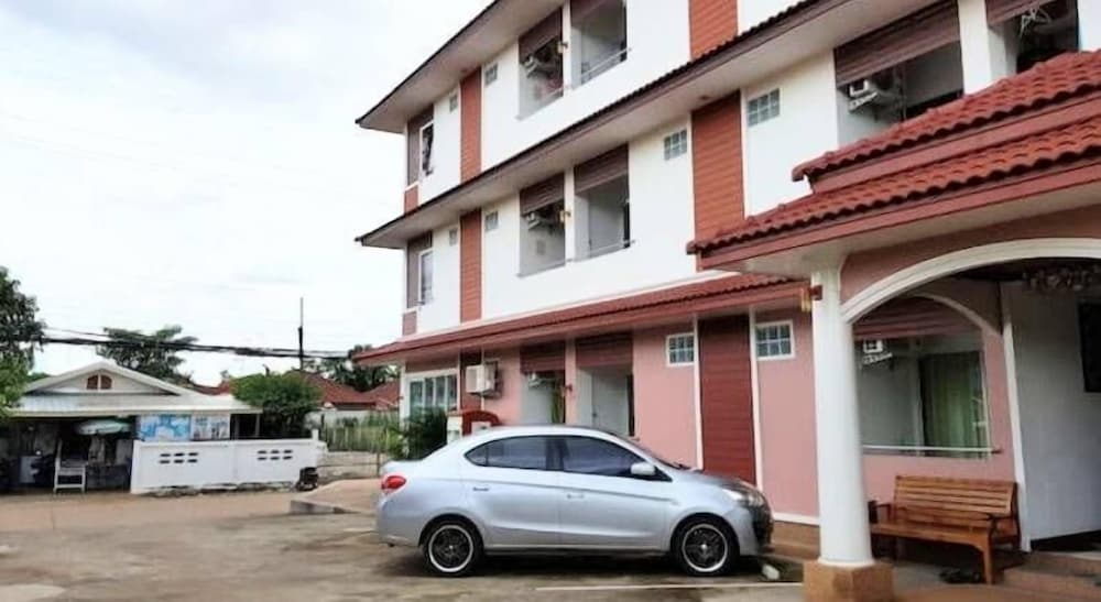 Фото OYO 75399 Choktipparat Place