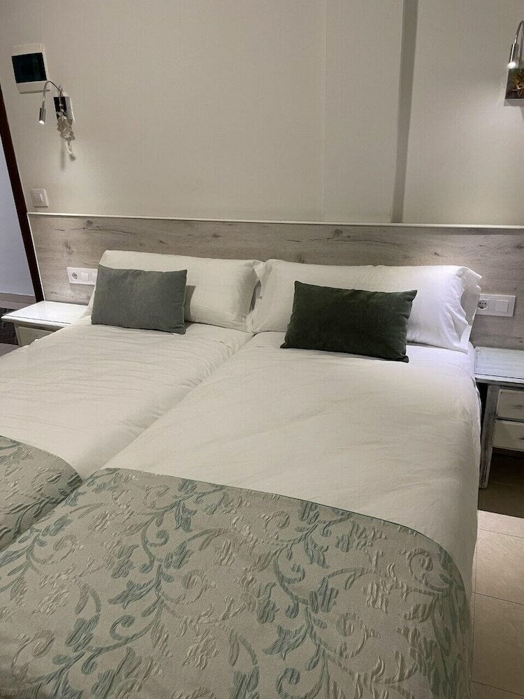 Фото Hostal Fleming