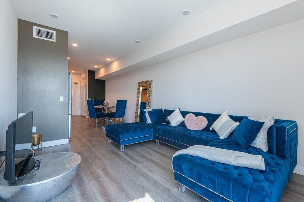 Фото Dreaming Hollywood All Suites Apartments