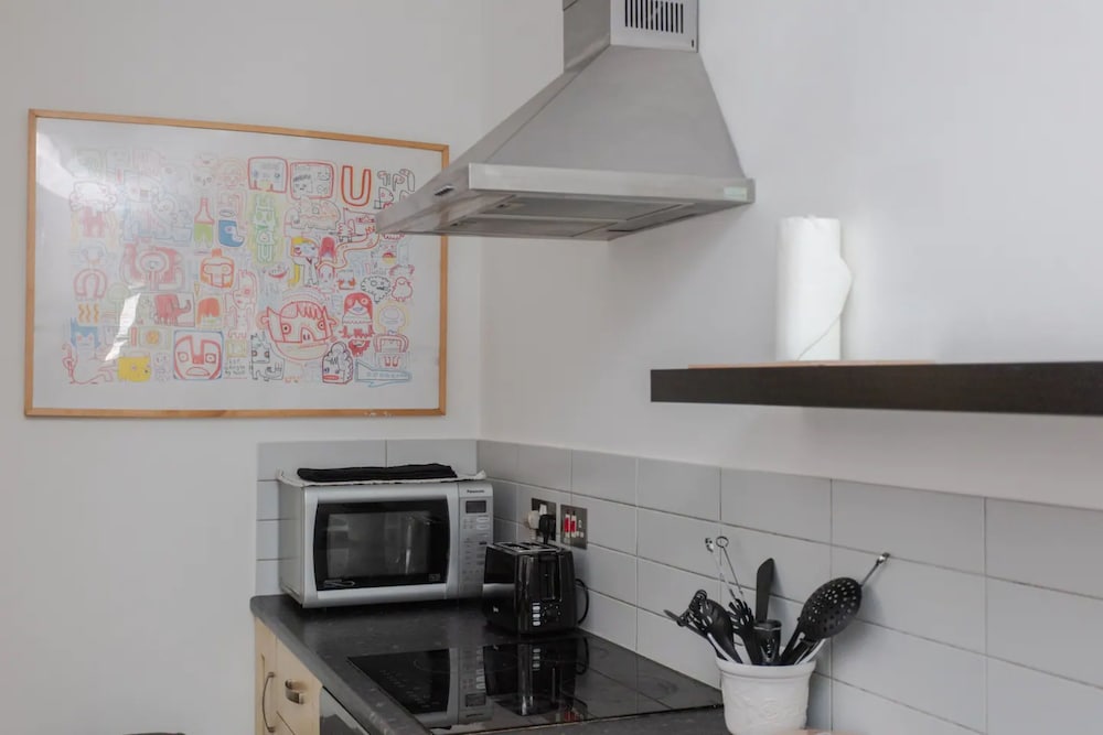 Фото Spacious 2 Bedroom Apartment Near Hampstead Heath