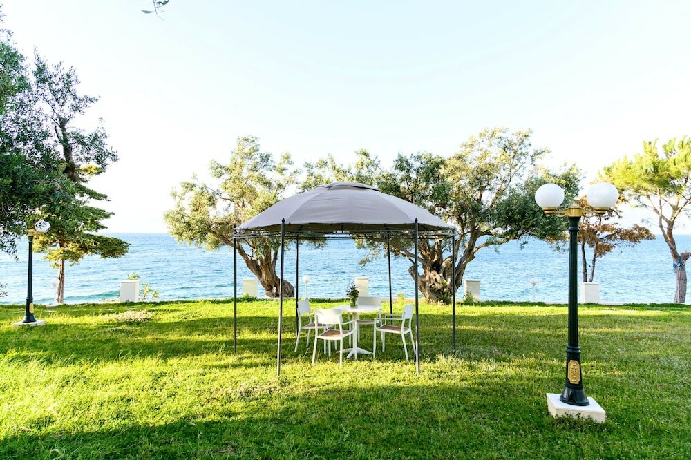 Фото Villa Filoxenia - by the sea - up to 12 guests