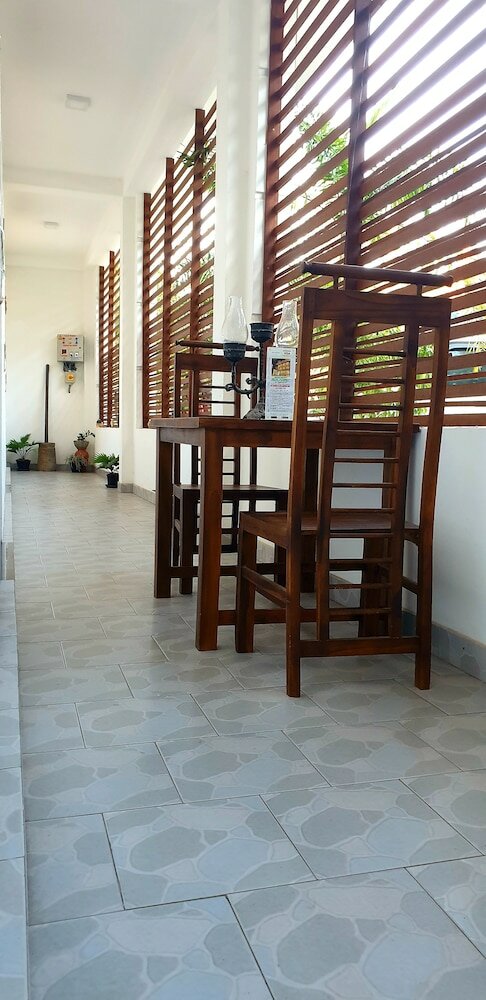 Фото Hotel Crown Plaza Katunayake