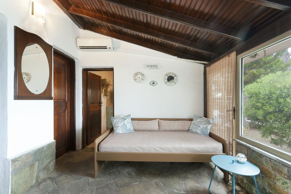 Фото Beachfront house with amazing sea view