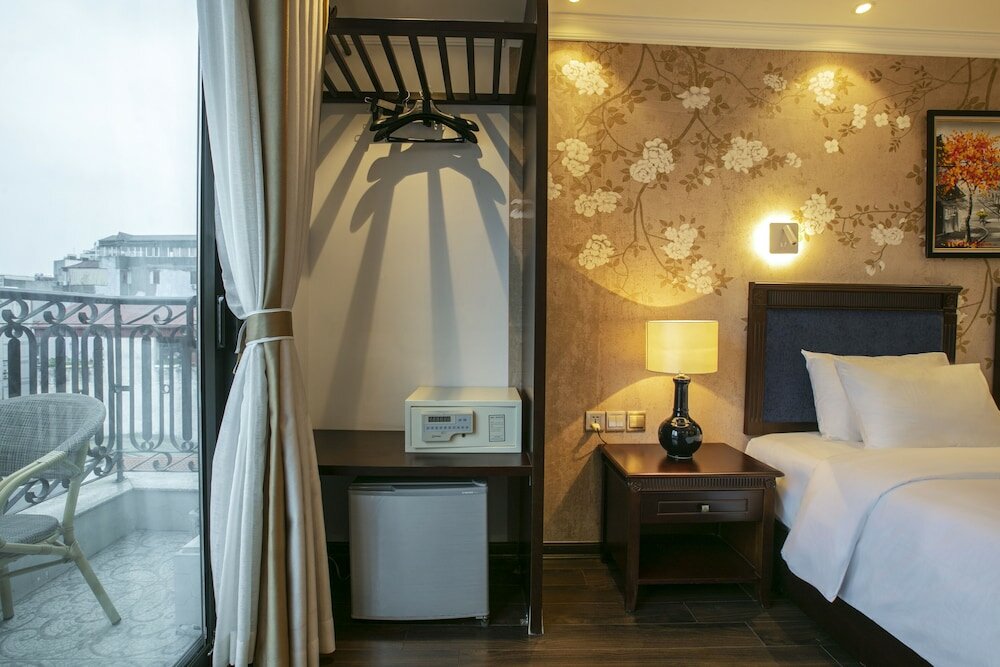 Фото Golden Legend Boutique Hotel