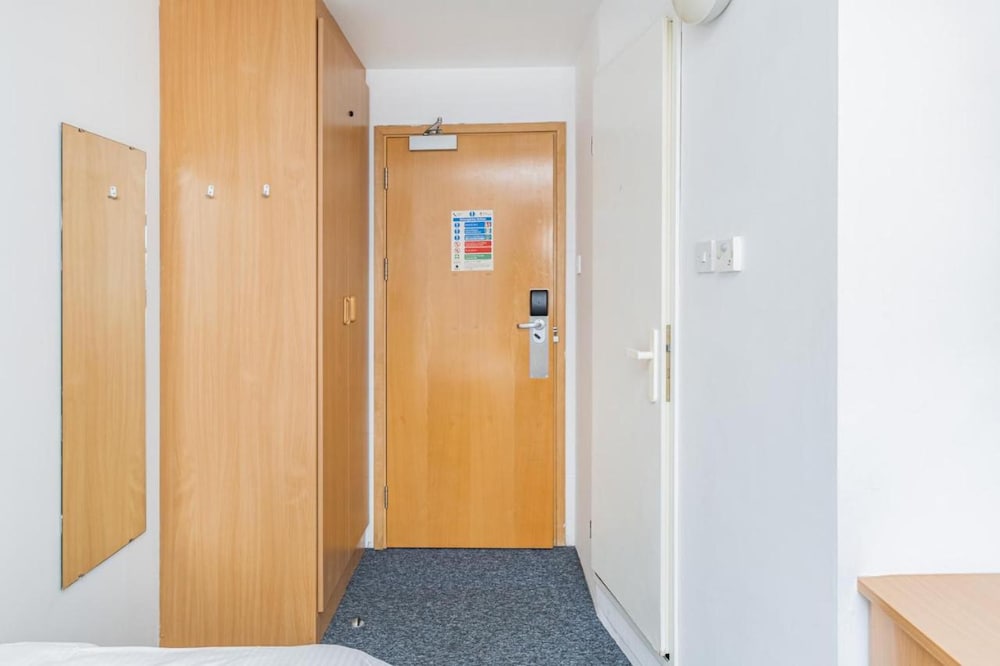 Фото Vibrant Ensuite Rooms - Hatfield - Hostel