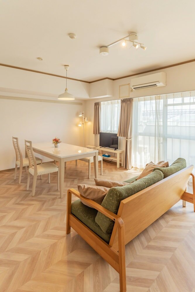 Фото Universal Bay Condominium