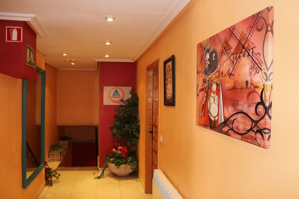 Фото Albergue Juvenil Salamanca - Hostel