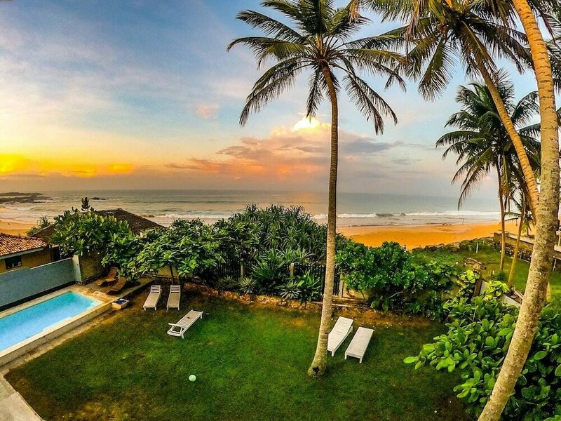 Гостиница Beach Villa Near Hikkaduwa, With Pool and Cook - Semi-detached House в Хиккадуве