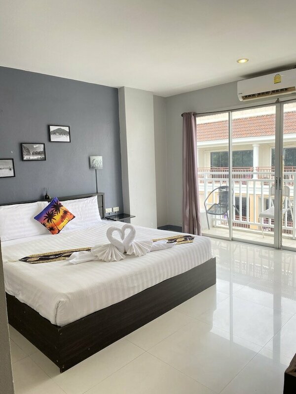 Гостиница Holiday Home Patong
