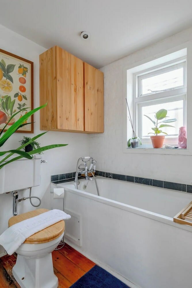 Фото Stylish & Spacious 1bd Flat - Dalston