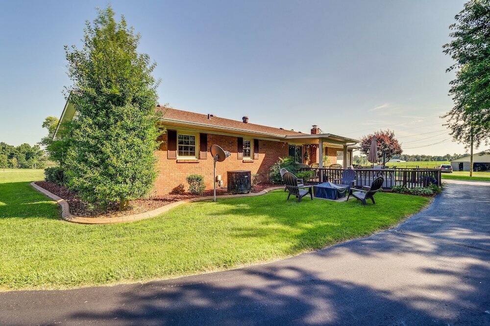 Hotel Russell Springs Getaway, 10 Mi to Lake Cumberland!, Commonwealth of Kentucky, photo