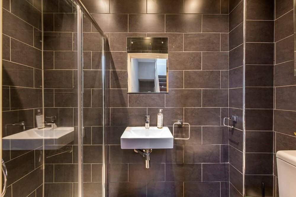 Фото Bright, Stylish 3bed Flat in West Hampstead