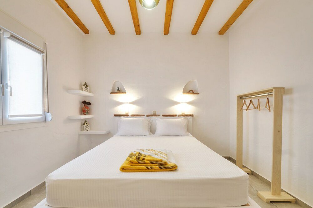 Фото Eressian Lodgings Apartments