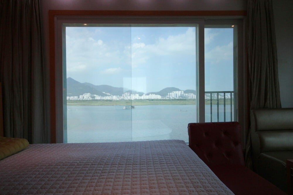 Фото Busan Myeongji W