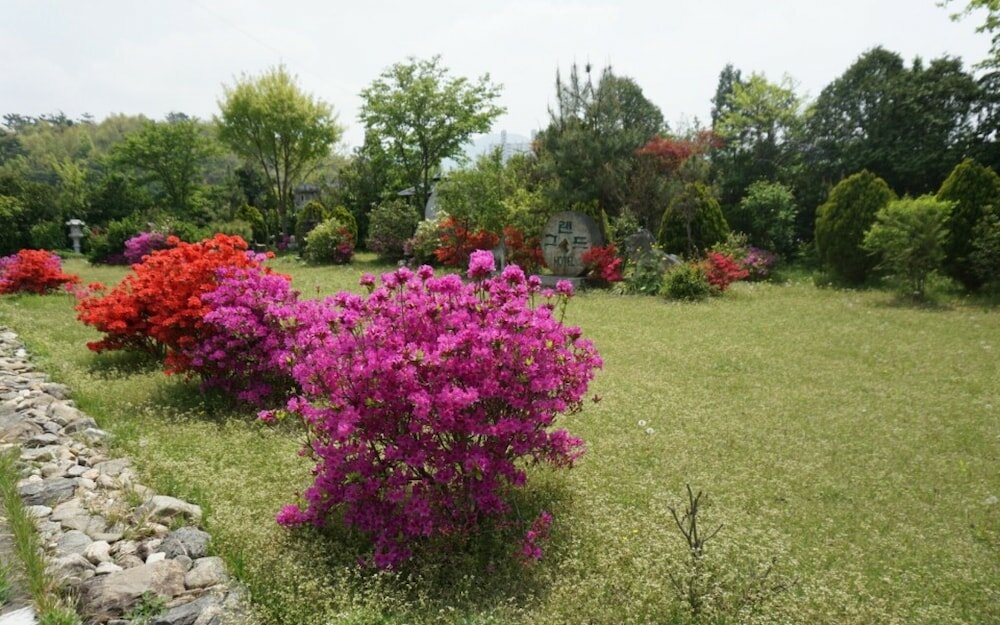 Фото Yesan Grand Motel