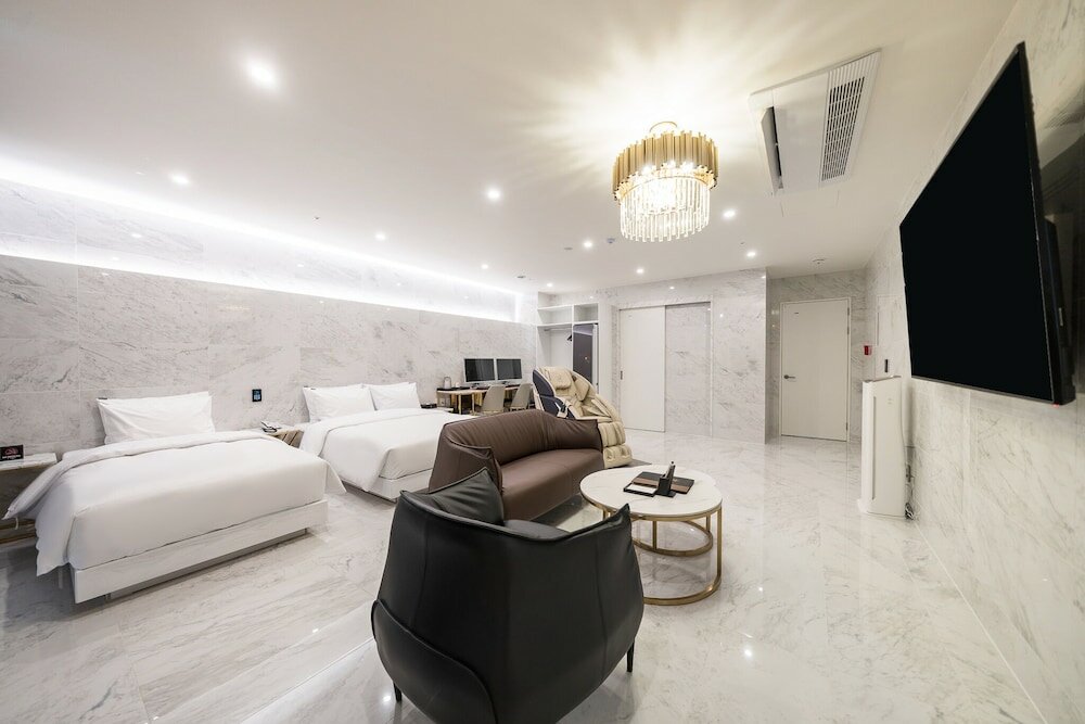 Фото Hotel Four Star