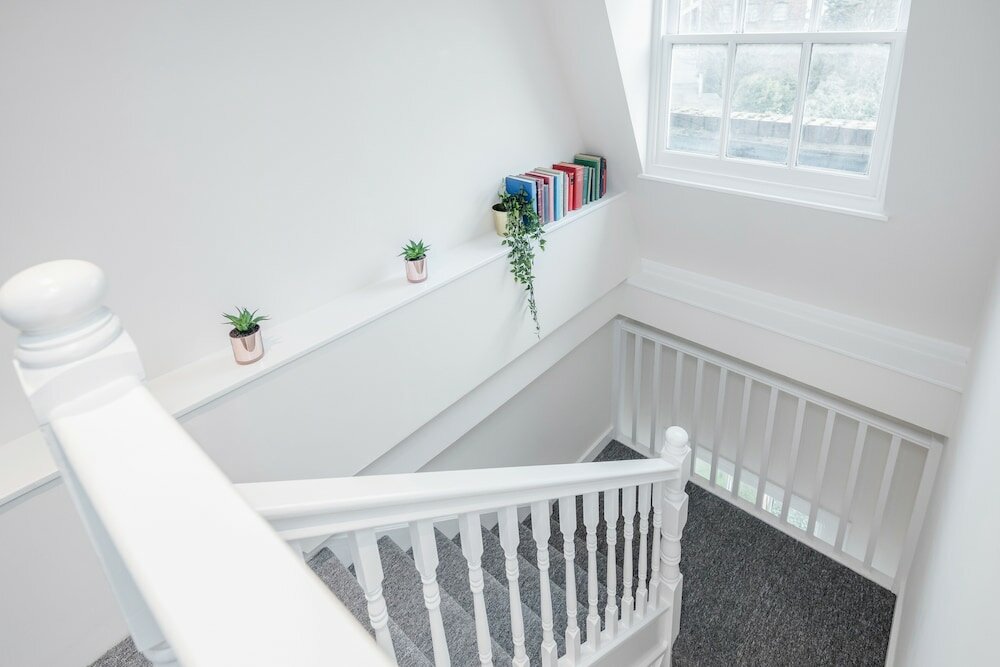 Фото Stunning 2 Bedroom Duplex Apt in Center of Camden