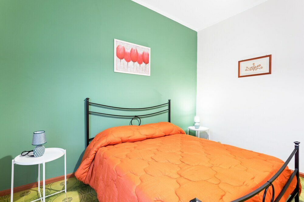 Фото Roomy And Bright Apartment With Balconies X6