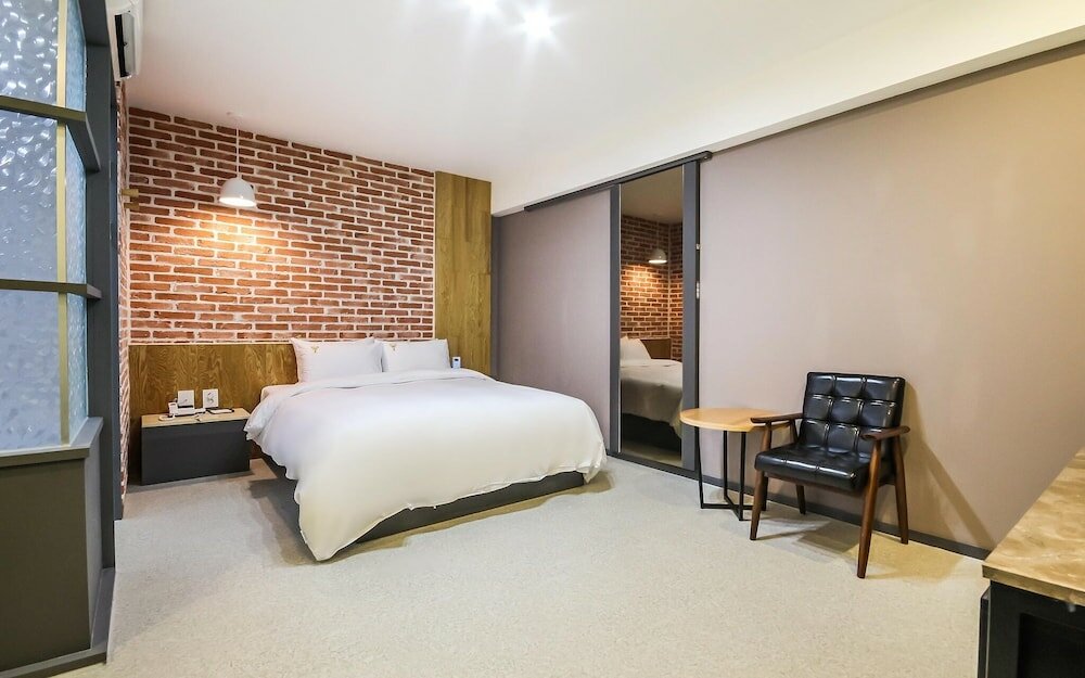 Фото Yeosu Hotel Y