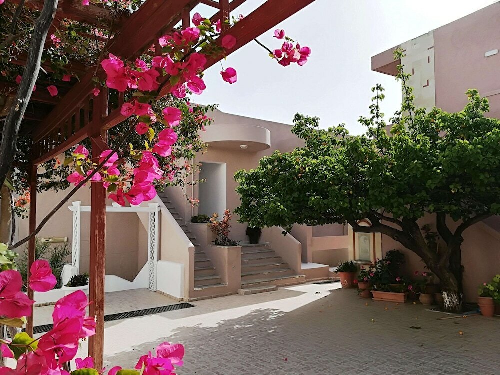 Фото Evina Rooms & Suites