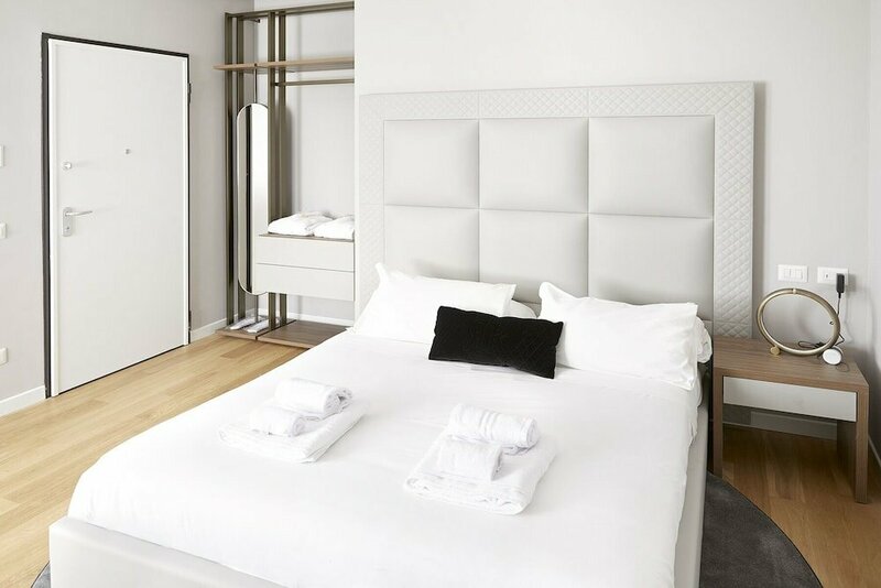 Гостиница Prestige Boutique Homes Aparthotel Piazza Duomo в Милане