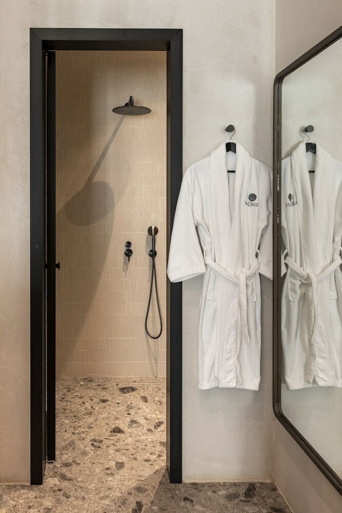 Фото Aeonic Suites and SPA