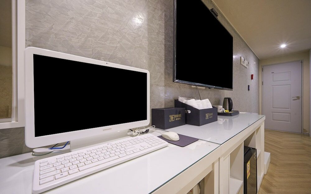 Фото Design Hotel 2ne1 Jukdo Market Pohang