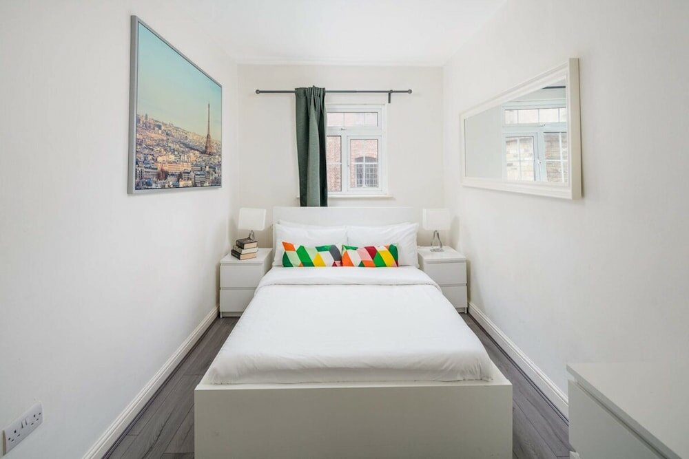 Фото Contemporary 2 Bedroom Apartment in Angel