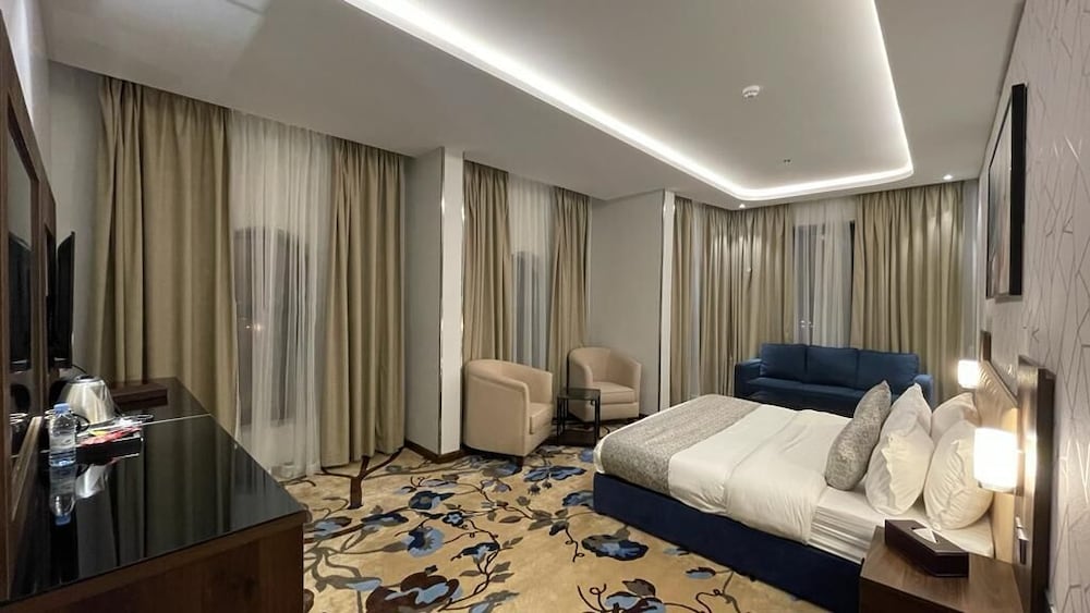 Фото Green Hills Hotel