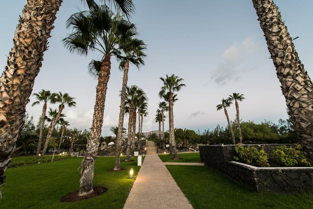 Фото Thb Tropical Island Aparthotel