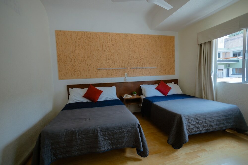 Фото Hotel Zacatecas Courts