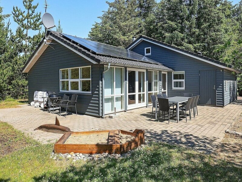 Гостиница 8 Person Holiday Home in Albaek