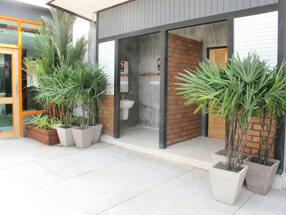 Фото C Tower Hotel