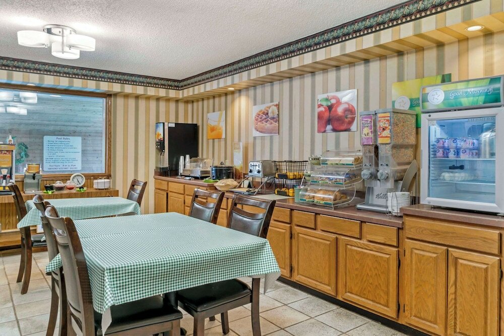 Фото Quality Inn Saint Ignace