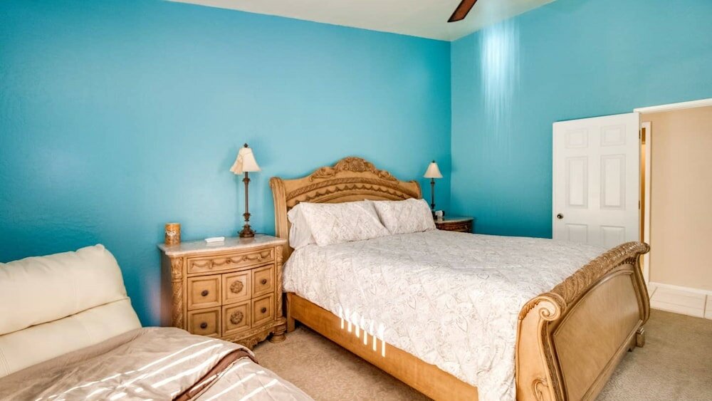 Фото North Phoenix 6 Bedroom With Guest House & Pool!