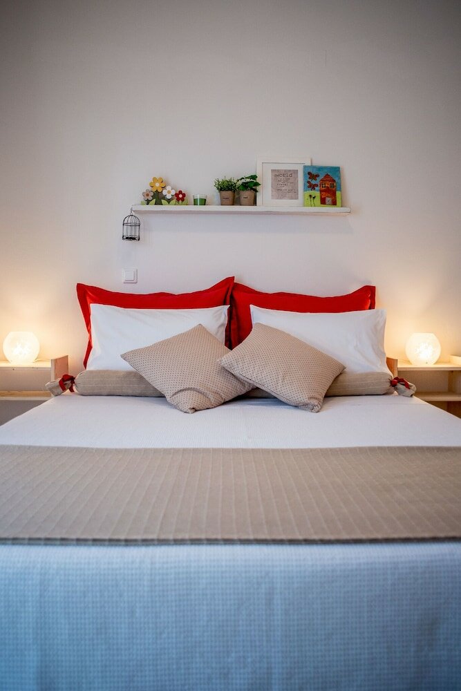 Фото Oikia Eleanthi - Beachfront Garden Home