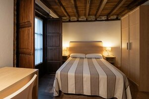 Apartamentos Posada La Robla (Cantabria, Calle la Cueva), hotel