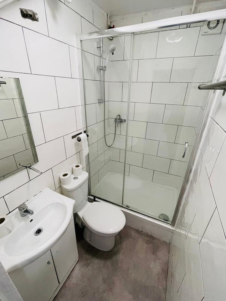 Фото Oyo National Hotel