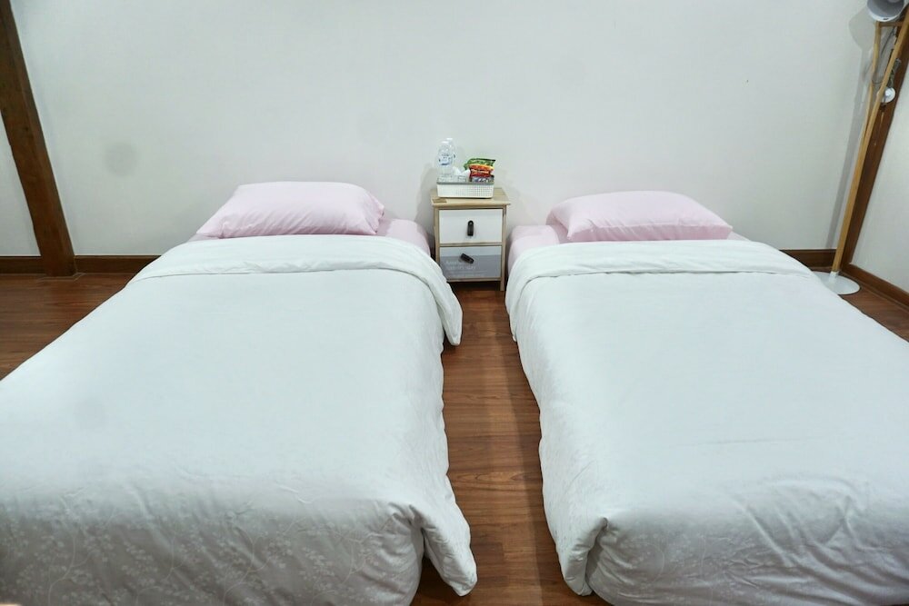 Фото Tha Ma-O Bouteak Homestay